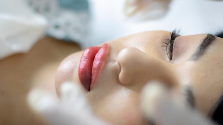 Micropigmentación, microblading y tatuaje: formaciones para especializarte en julio